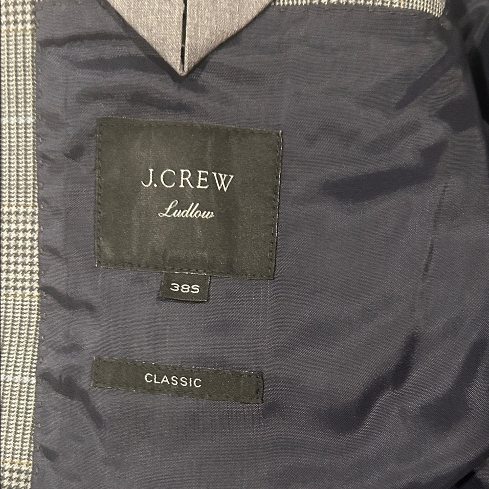 Men's Four Season Wool Ludlow Gray Checkered Suit (38s) and pants (32x30) - Picture 3 of 4
